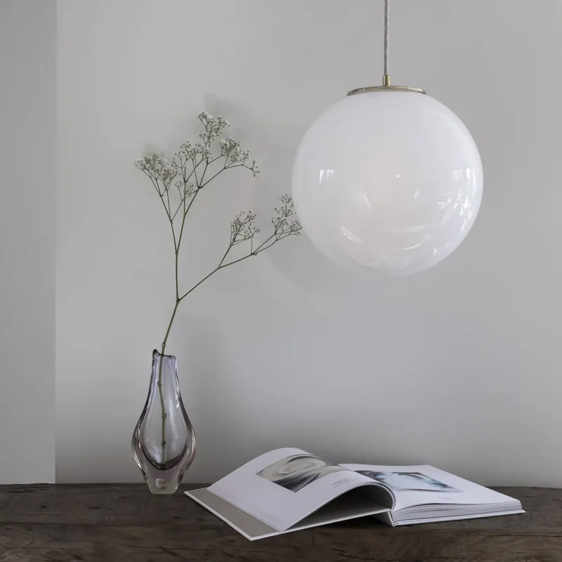 Tylko dziś Embassy Interiors Szklana lampa kula biała śr. 30 cm