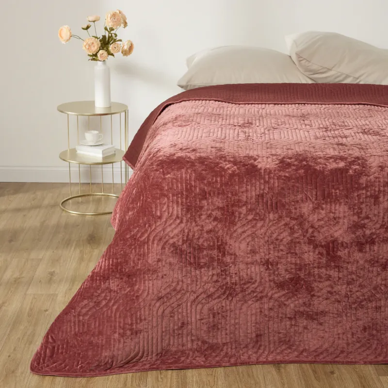 Obniżka ceny Jednokolorowa narzuta na łóżko z przeszywanym wzorem Savinea 200x220 cm -
