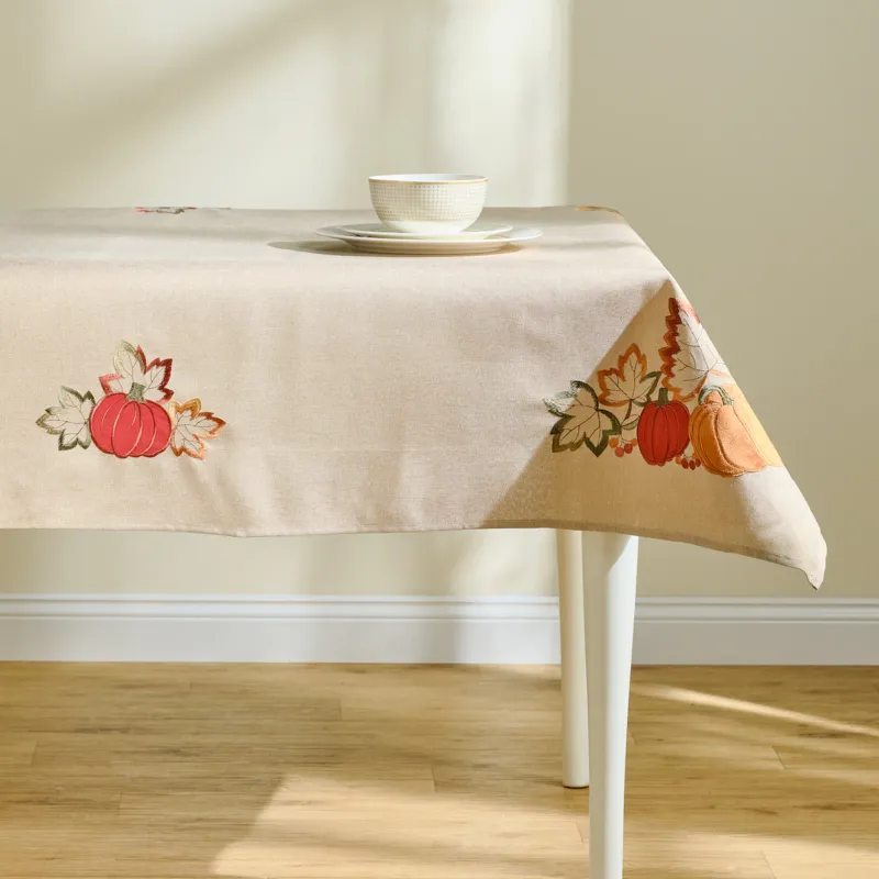 Sprawdź teraz Obrus Haftowany Spice latte 130x174 cm -
