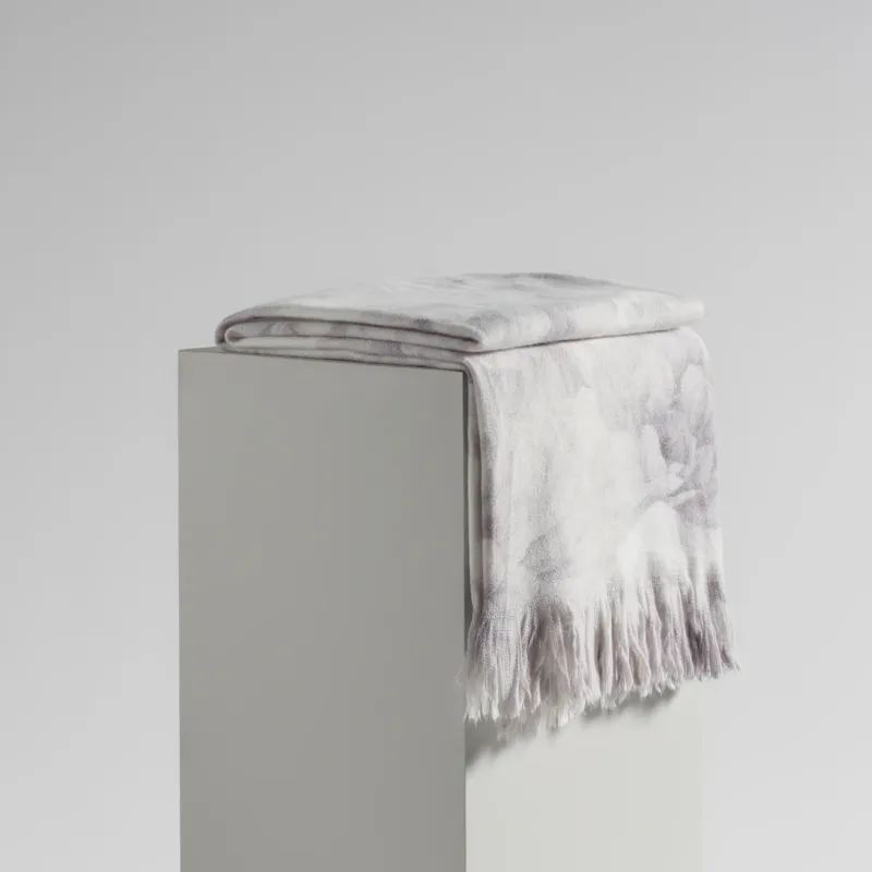 Wzorzysty koc Opunico 130x170 cm z wzorem kwiatowym - Wyjątkowa oferta